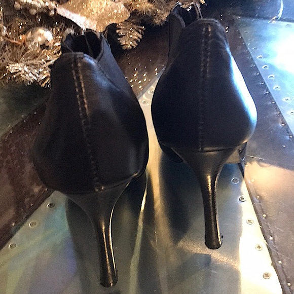 BRUNO MENEGATTI black ankle bootie heel size 7 - Picture 6 of 8